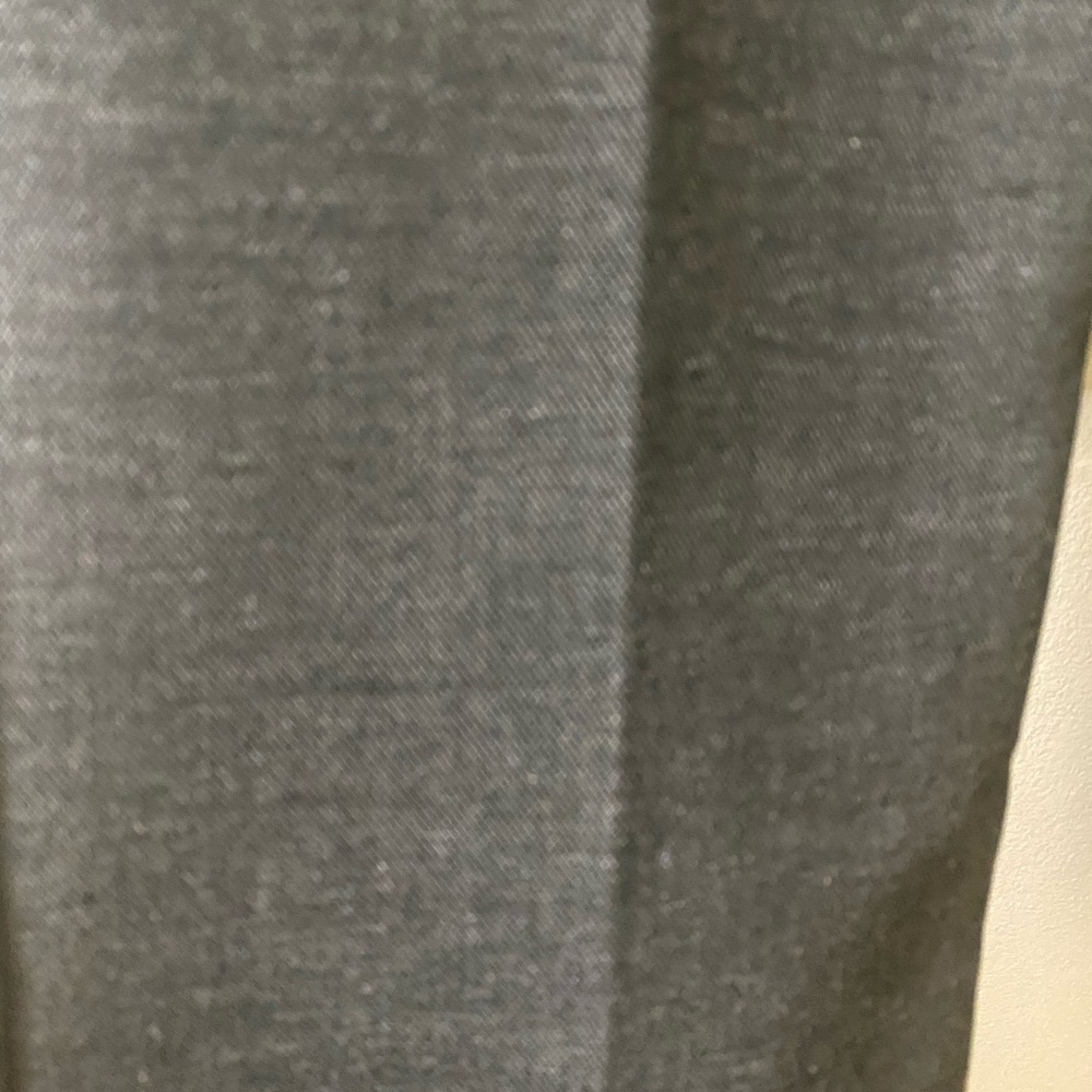 Express columnist dress pants, in great condition. Smoke free home.